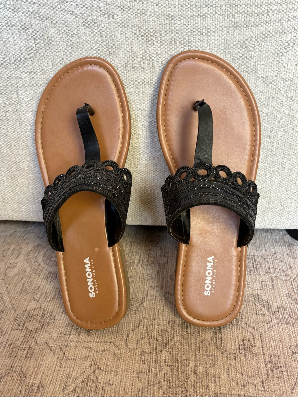 Sonoma Black and Tan Lace Toe-Loop Sandals